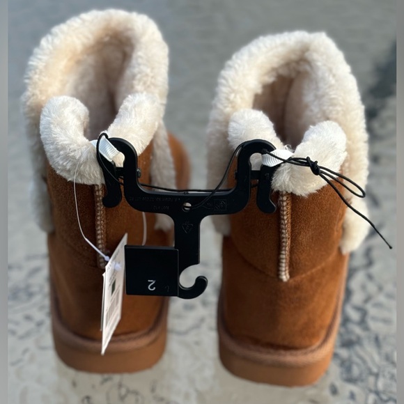 Cute Brown Fury Boots Size 2 - Picture 7 of 7